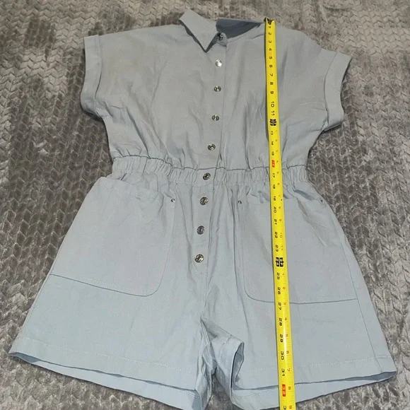 NWT Dokotoo Utility Cargo Romper. Cotton and Linen/Denim. Size Large. Gray. - Picture 2 of 10